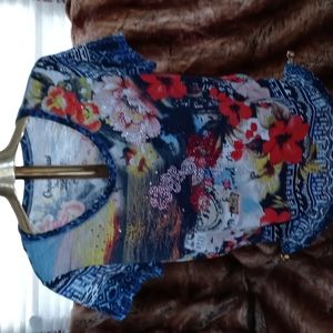 Onque Casuals Hawaiian print large tee